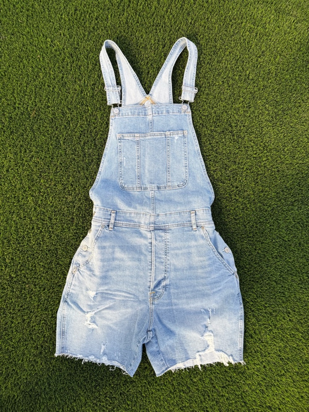 Abercrombie & Fitch Men’s Light Wash Distressed Denim Short Overalls